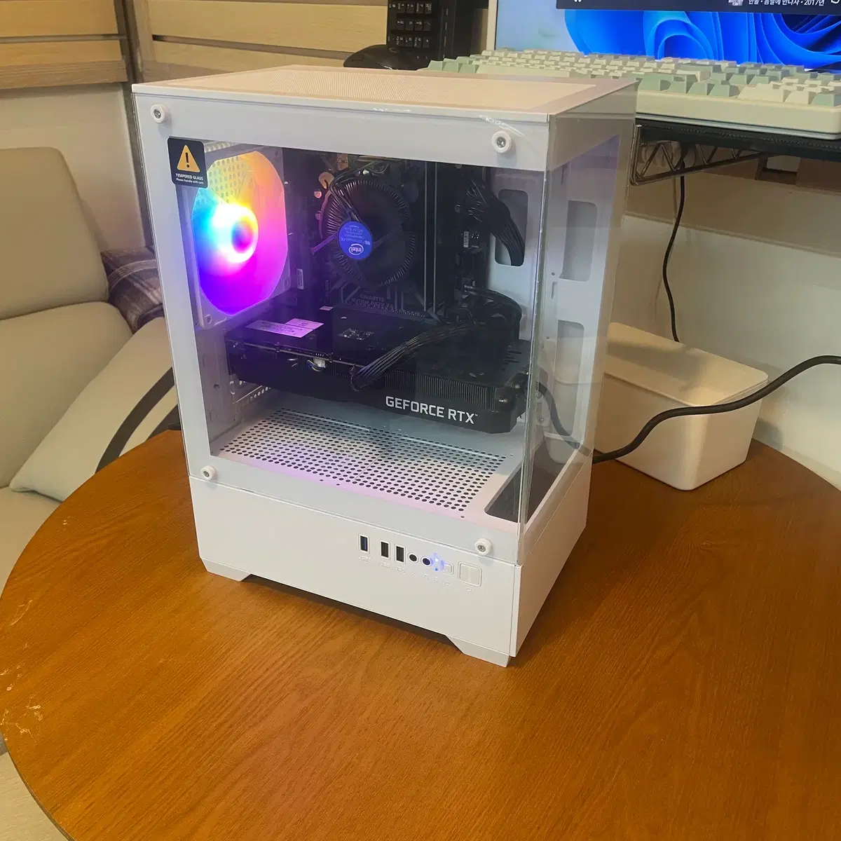 i5-9400F RTX3060Ti 게이밍PC 16GB 화이트 게임컴퓨터