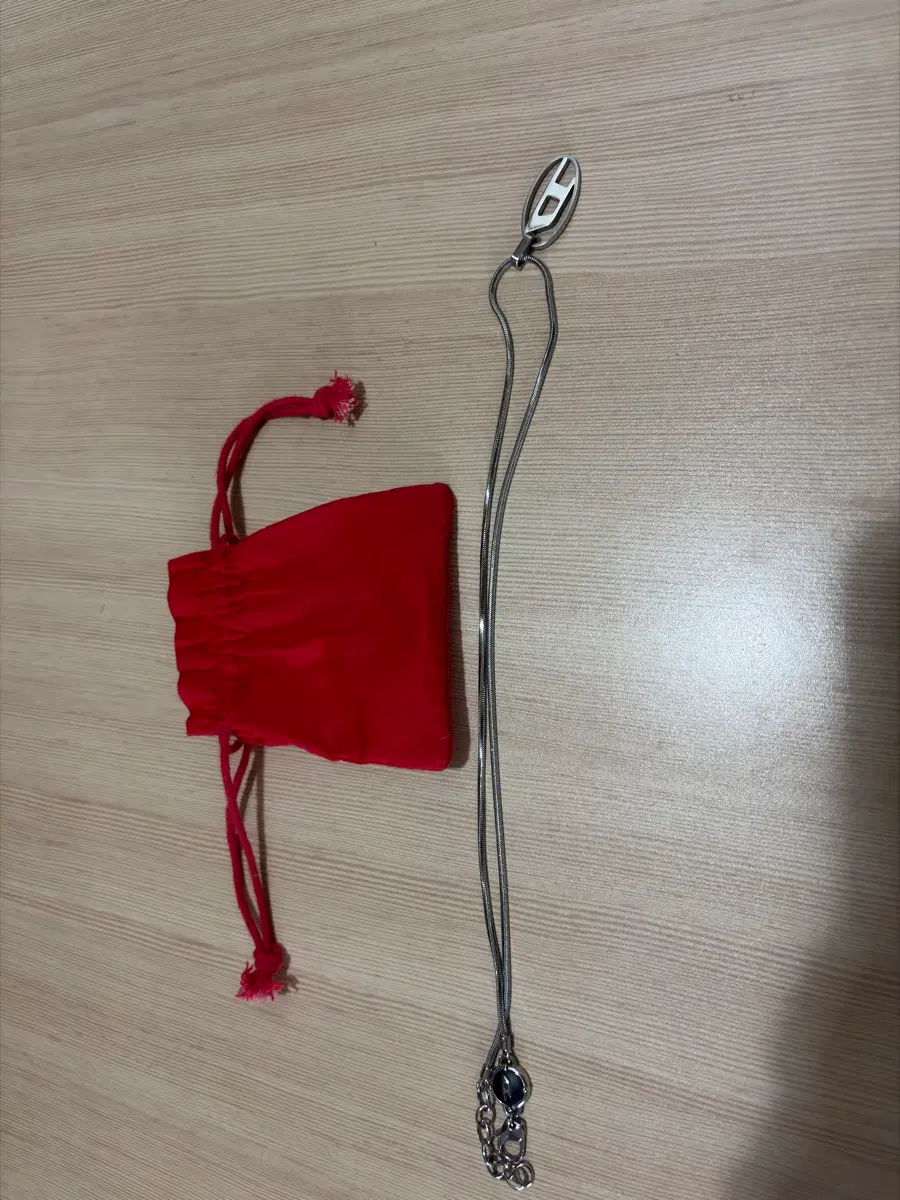 디젤 목걸이