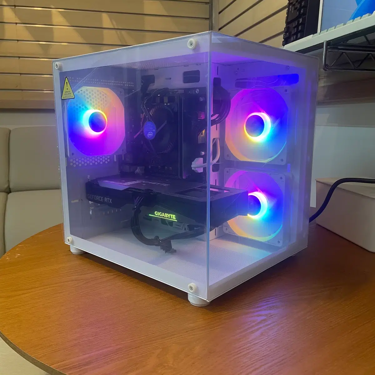 i5-10400F RTX3060Ti 게이밍PC 16GB RGB 화이트 본체