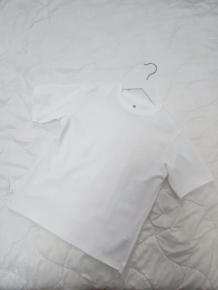 [바로배송] 정품 브랜드 유니클로 키즈 초등학생 라운드 티