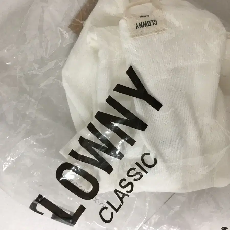 (새상품) GLOWNY white off shoulder sleeve