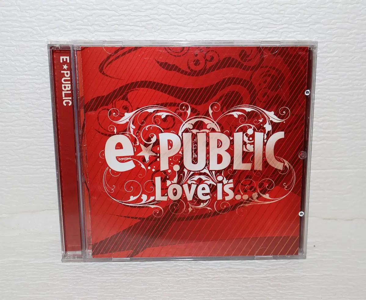 [CD음반 NO.675] E*Public (이퍼블릭) 1집 Love Is