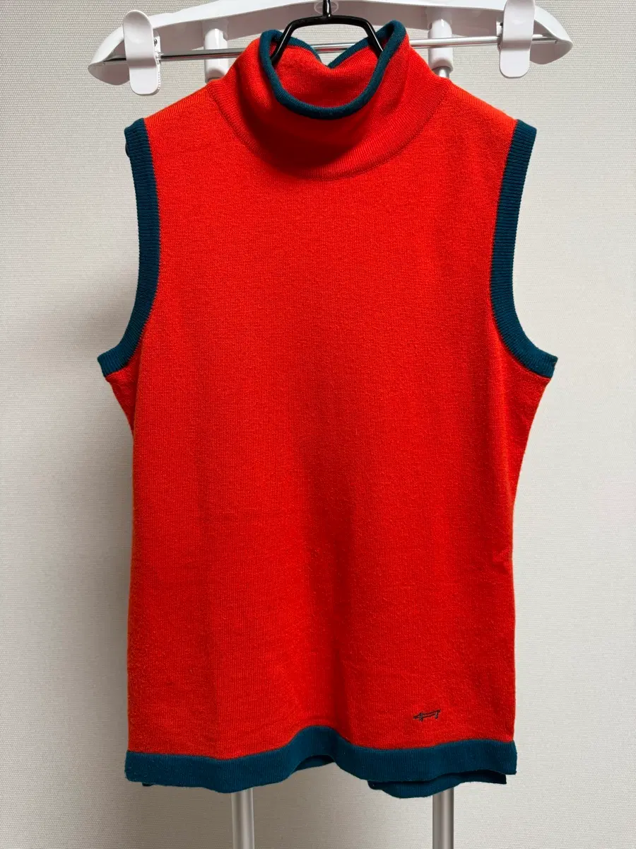 루이까스텔 골프웨어 민소매 니트 90사이즈