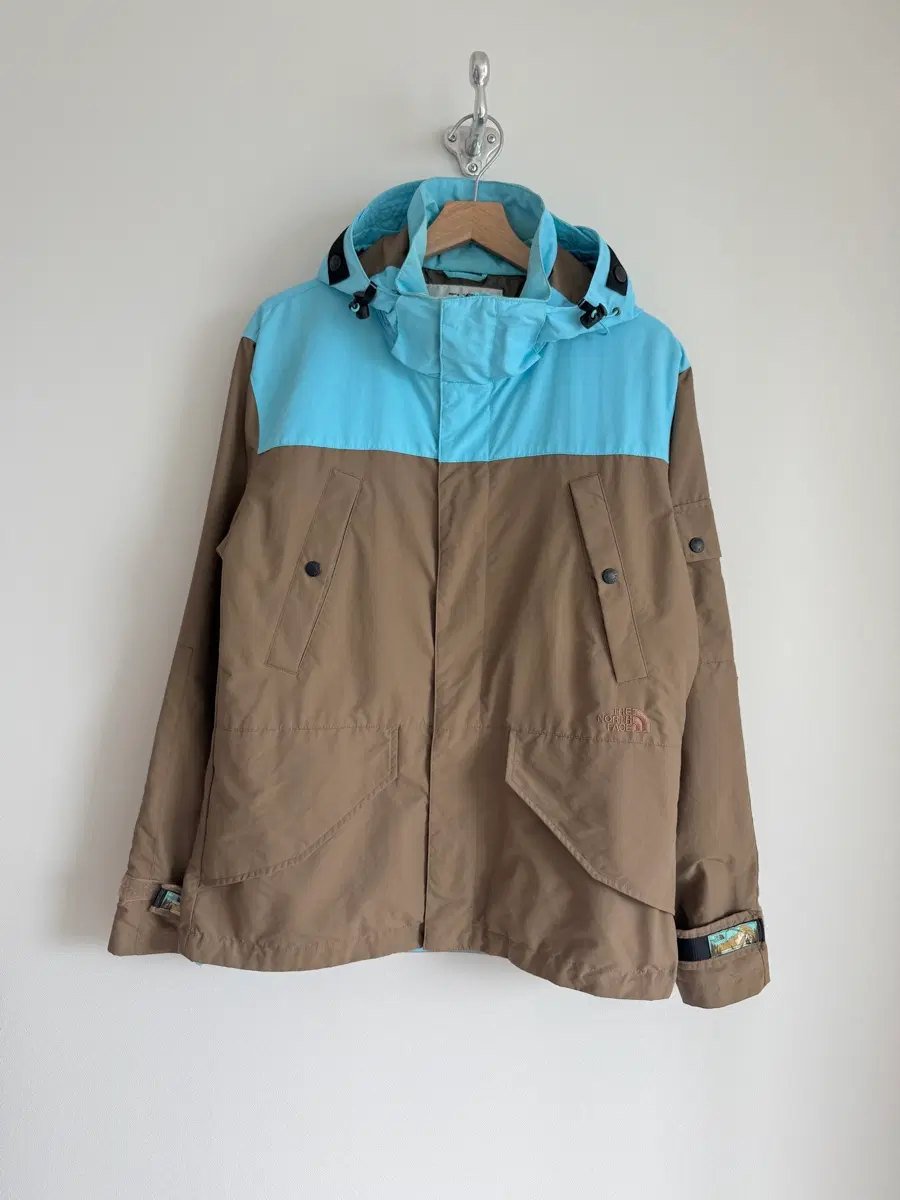 노스페이스(THE NORTH FACE) 바람막이 윈드브레이커