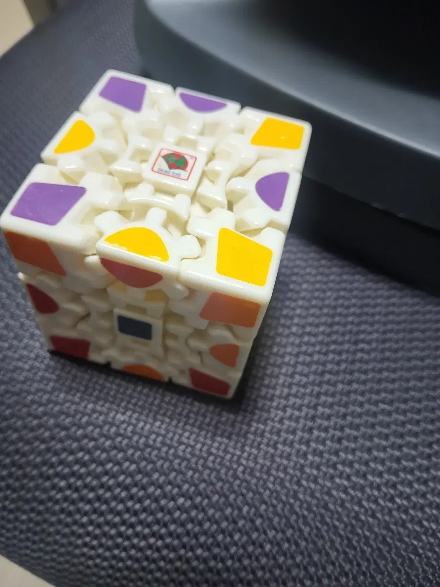 기어 큐브(Gear Cube)
