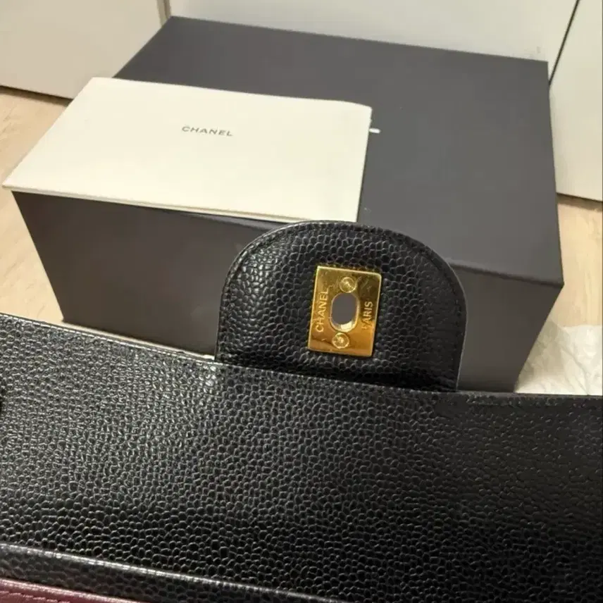 샤넬 클래식캐비어 라지 내장칩 금장 사진 7