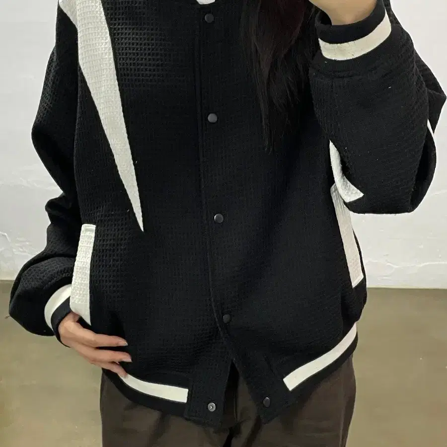 마뗑킴 블랙 바시티 자켓 (L)