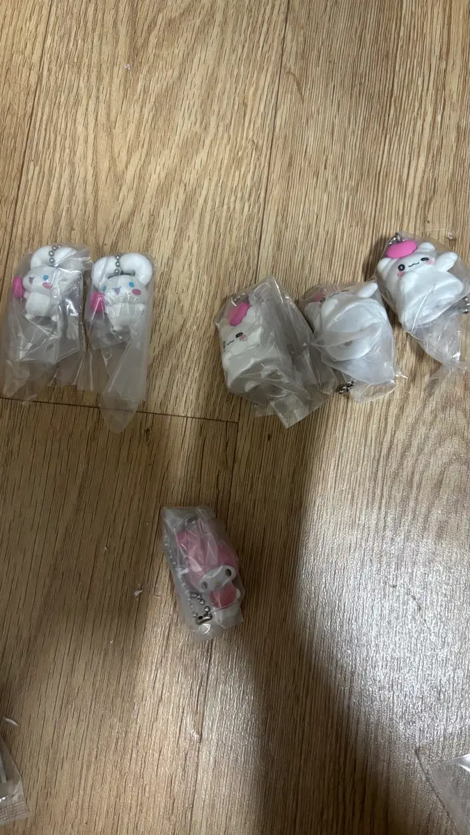 산리오 귀 하트 대롱대롱 가챠