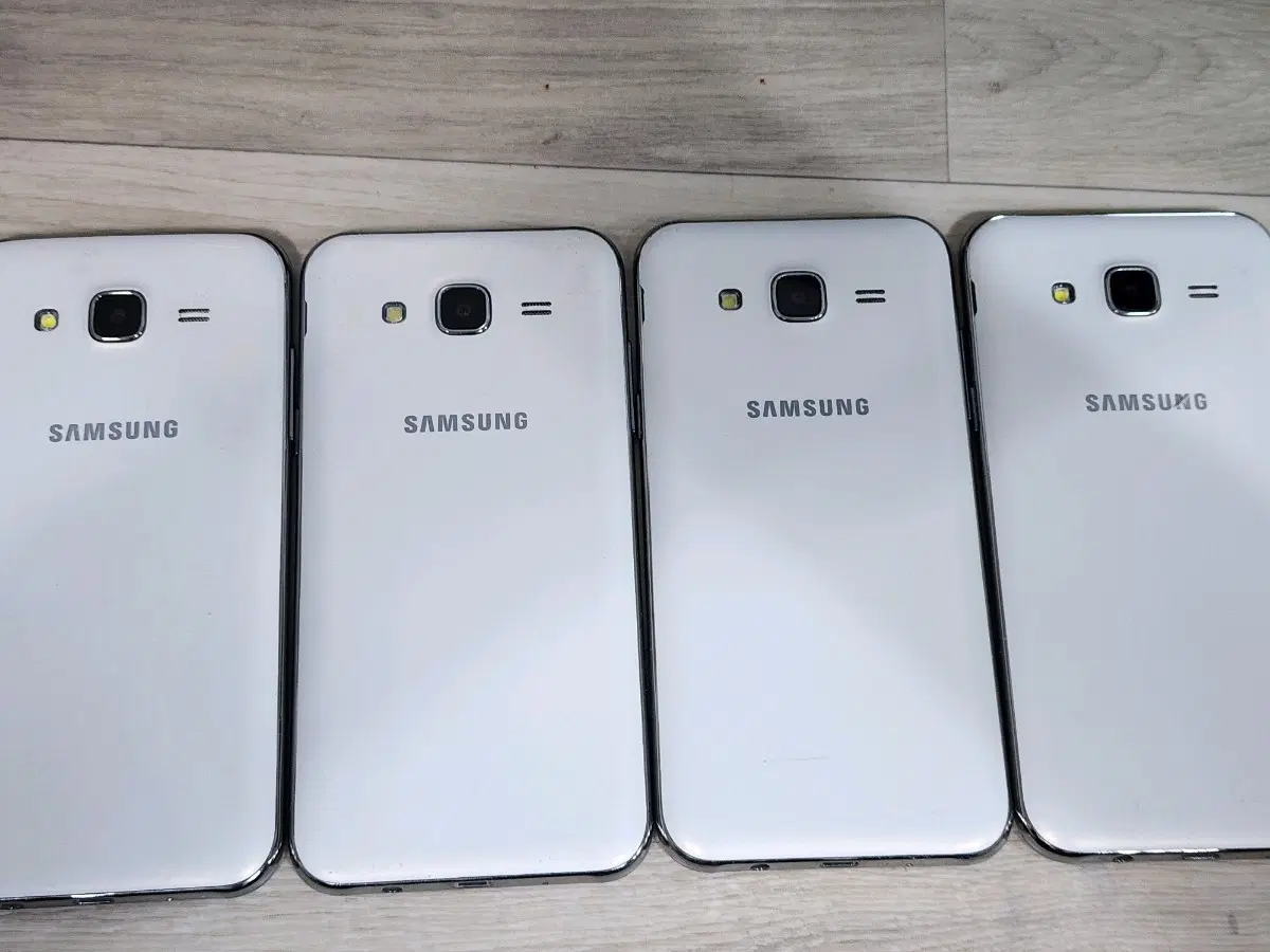 갤럭시 J500 16G A급
