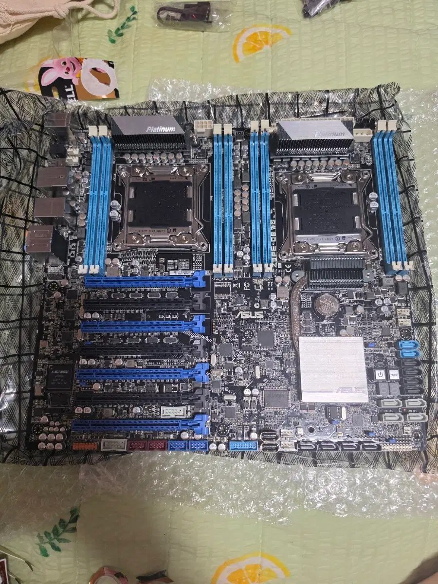 ASUS Z9 PE D8 WS 메인보드