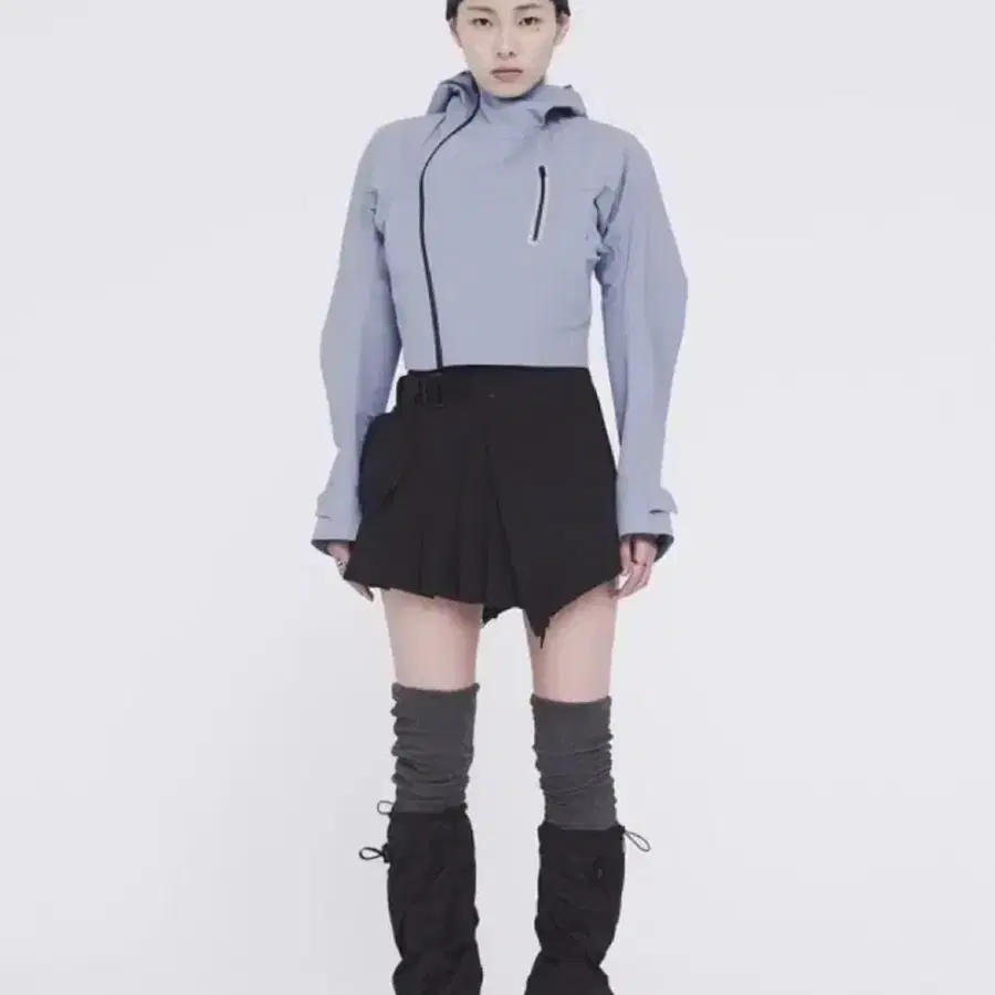 Hyeinseo 크롭 쉘자켓