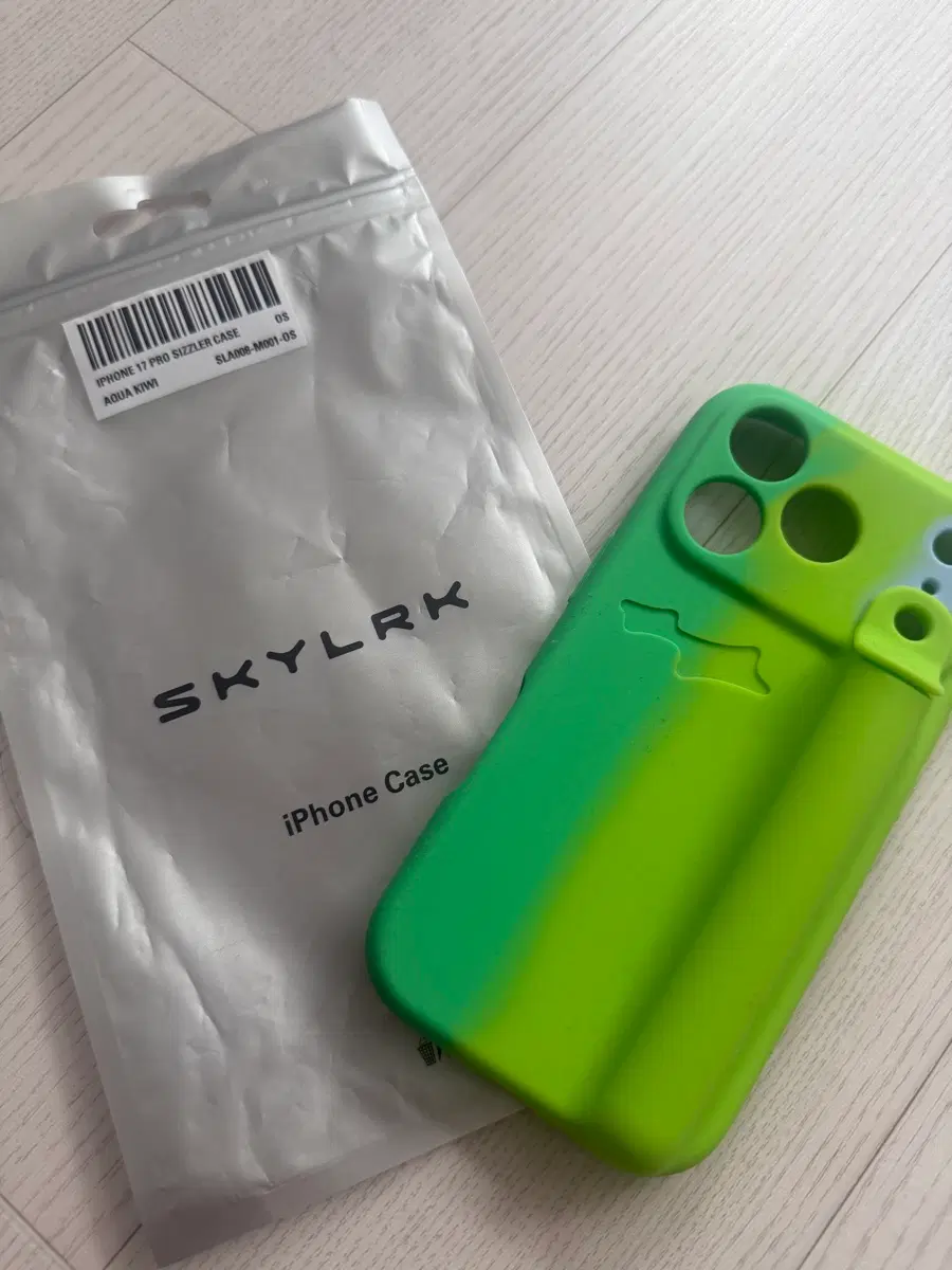 SKYLARK 아이폰 17프로 케잇