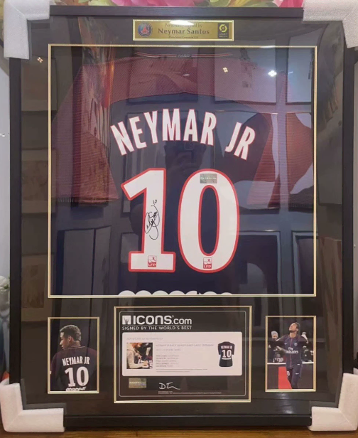 네이마르 PSG 2017-18 데뷔 시즌 No.10 친필 사인 유니폼 ICONS 인증 액자
