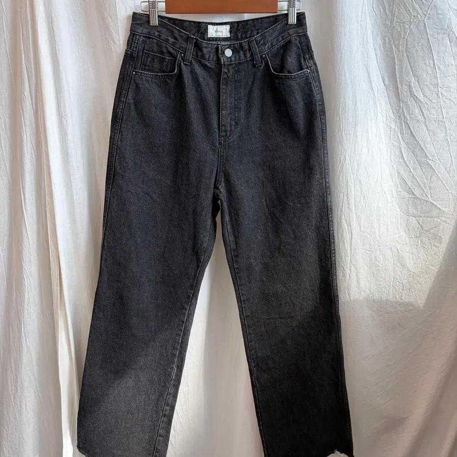 MOIA 블랙진(SIZE2)