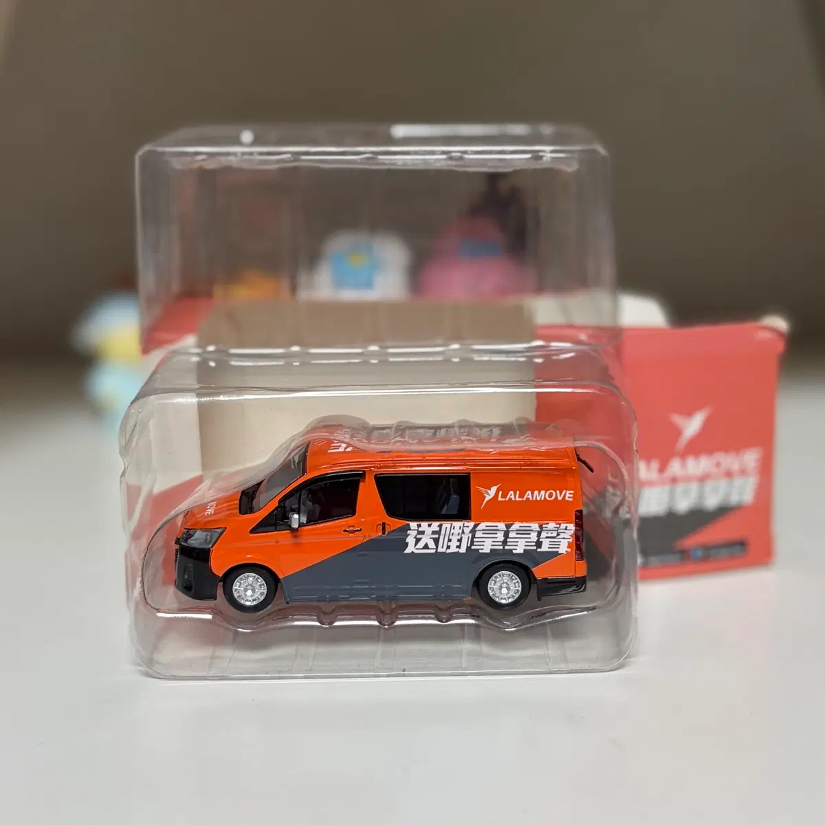 1:64 Model 1 도요타 하이에이스 라라무브 딜리버리 밴 다이캐스트