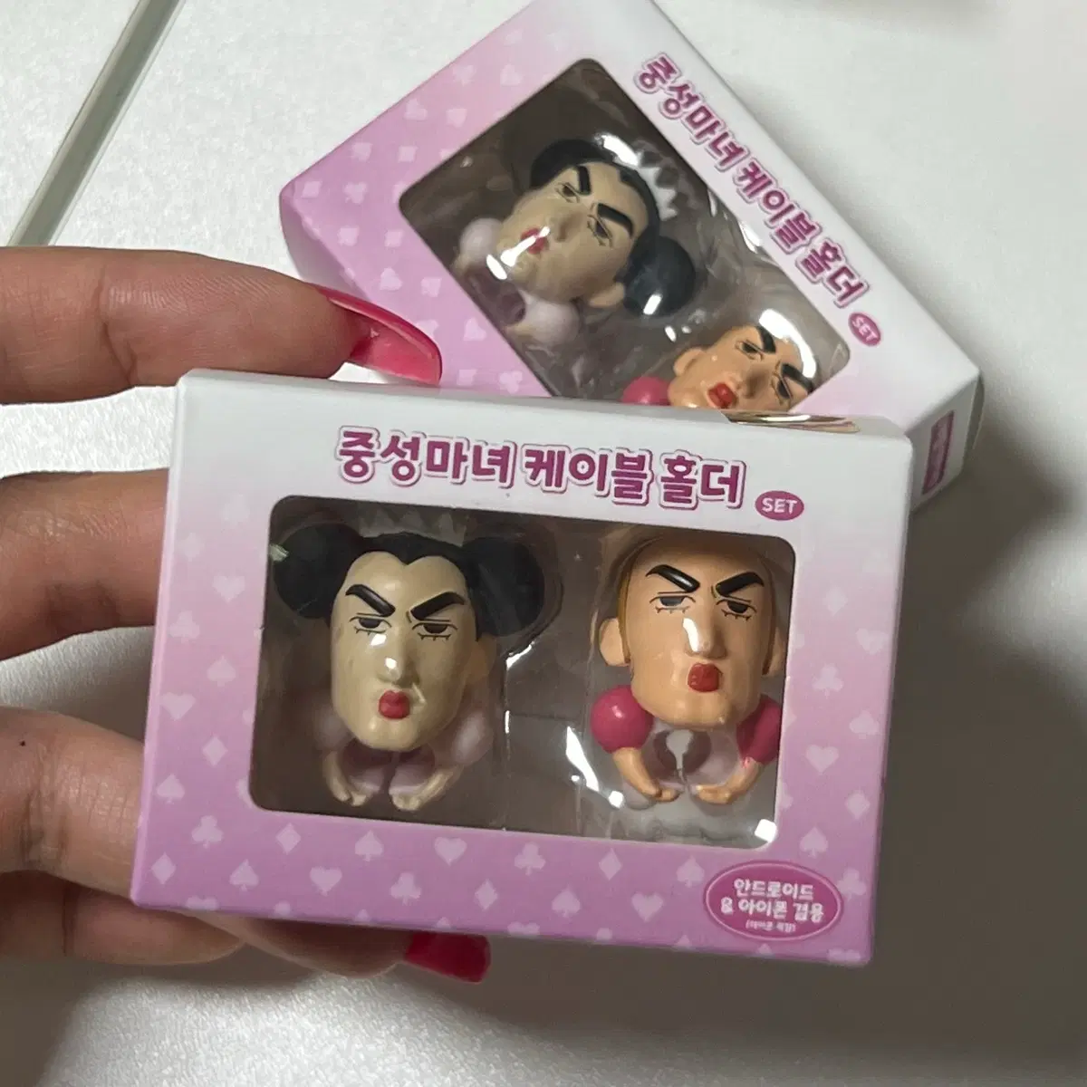 짱구 중성마녀 피규어 케이블 홀더 세트