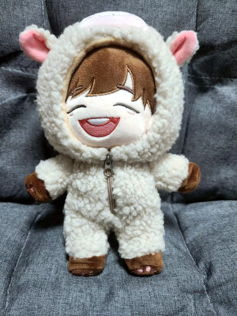 강다니엘 인형