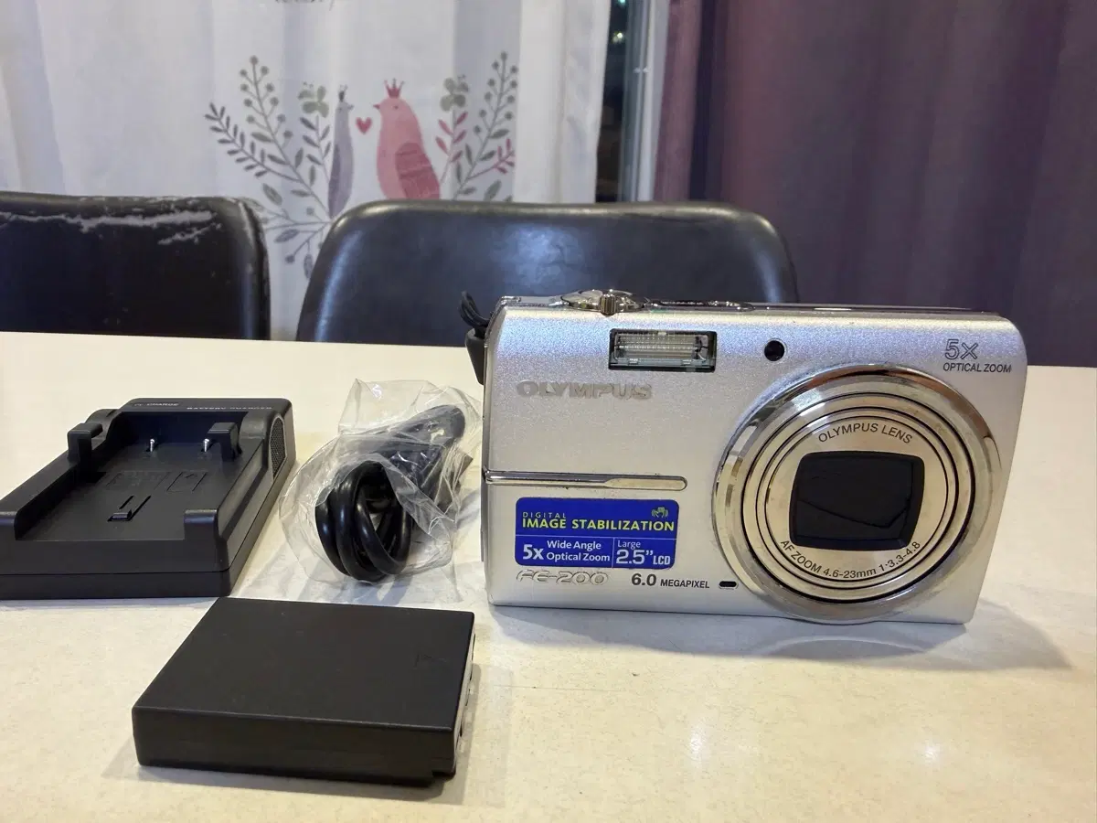 올림푸스 디지탈 카메라 FE-200