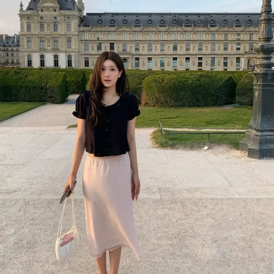 온드민 릴리 블라우스 플로우 미디 스커트