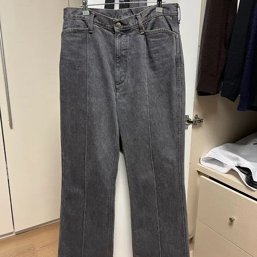캐피탈 부츠컷 데님