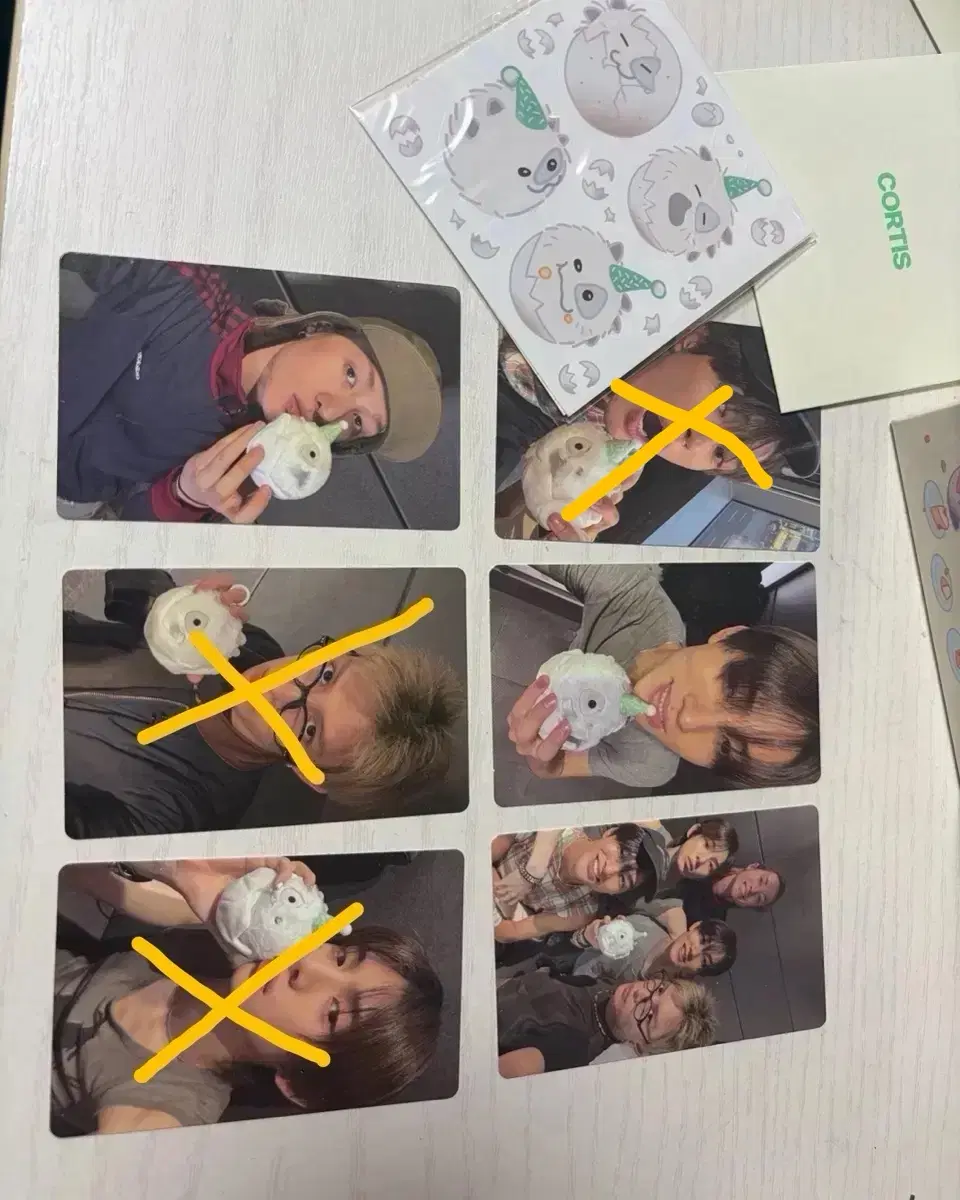 코르티스 볼 화이트 포카