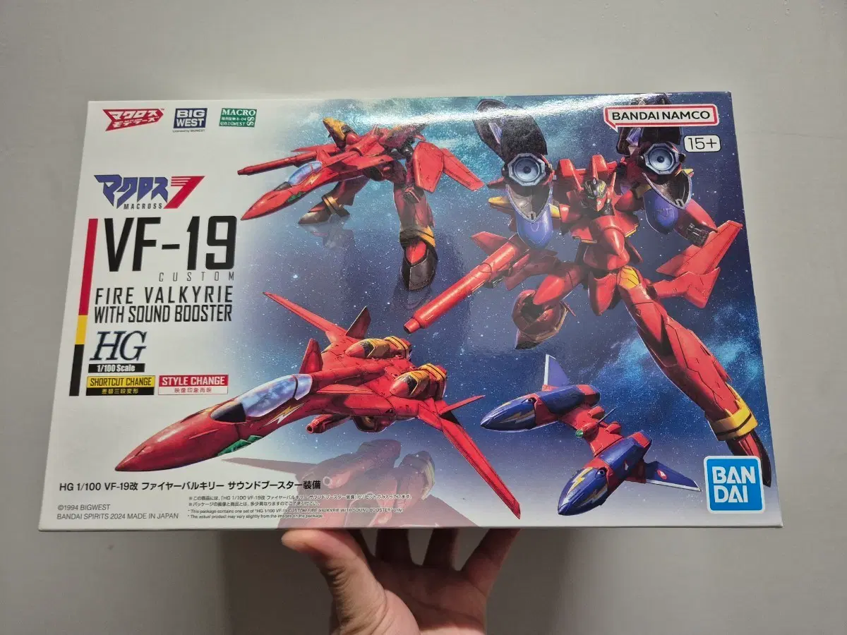 HG 1/100 VF-19 커스텀 파이어 발키리 사운드 부스터