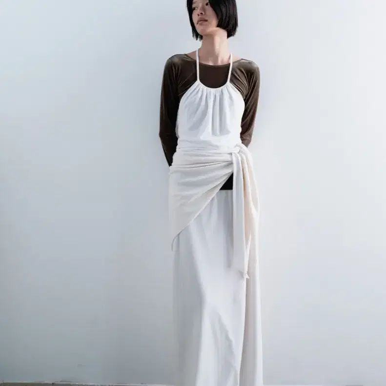 모노하 25fw Wool jersey gathered wrap top 벨벳 탑 화이트