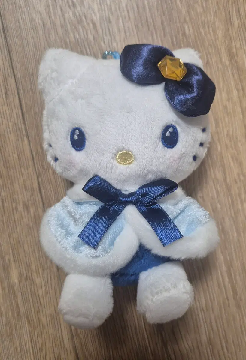 헬로키티 홀리데이 쿠지 인형