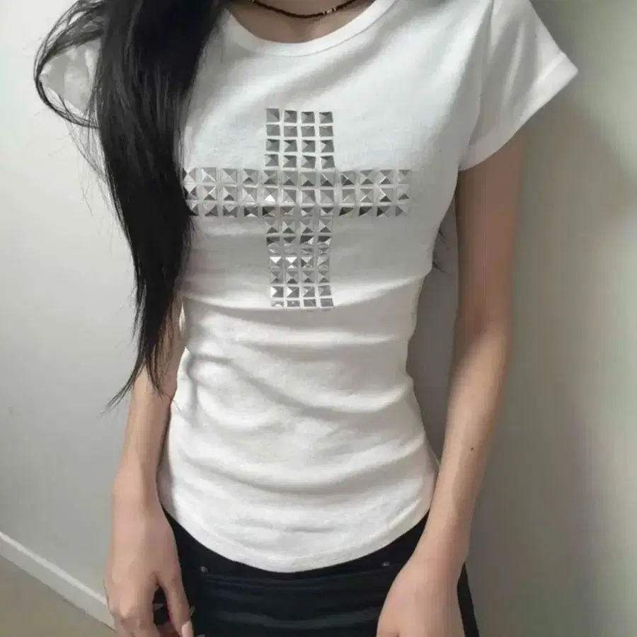 십자가 스터드 티셔츠 블랙 (새 상품, 당일발송)