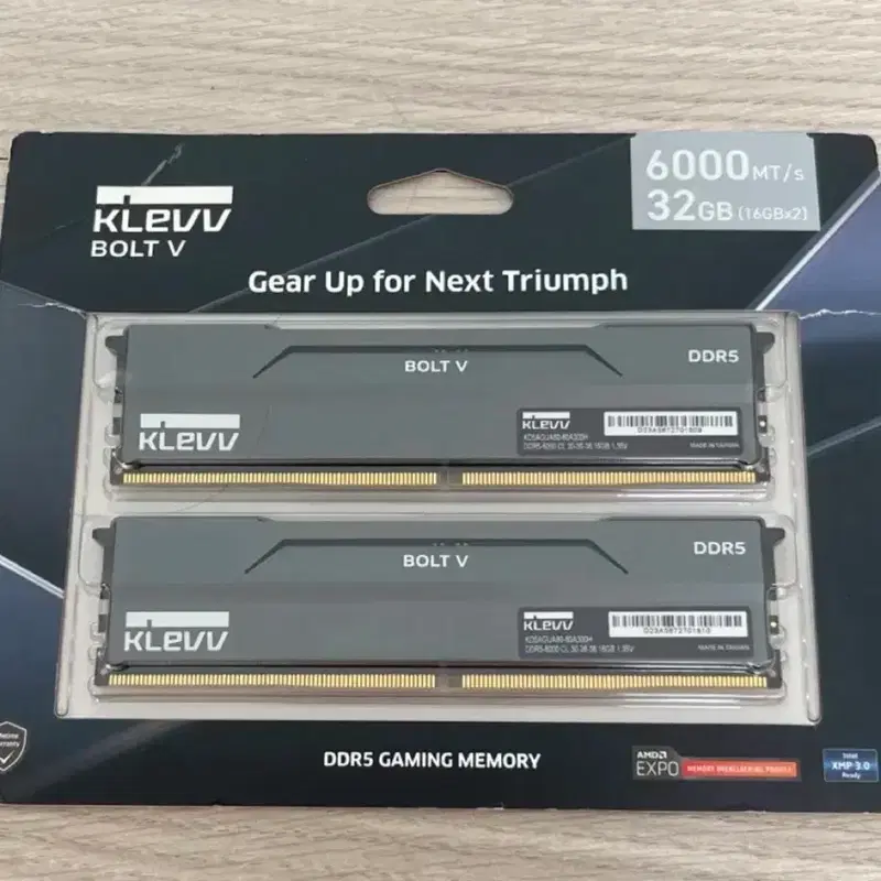 KLEVV DDR5-6000 16x2 32GB CL30 튜닝램