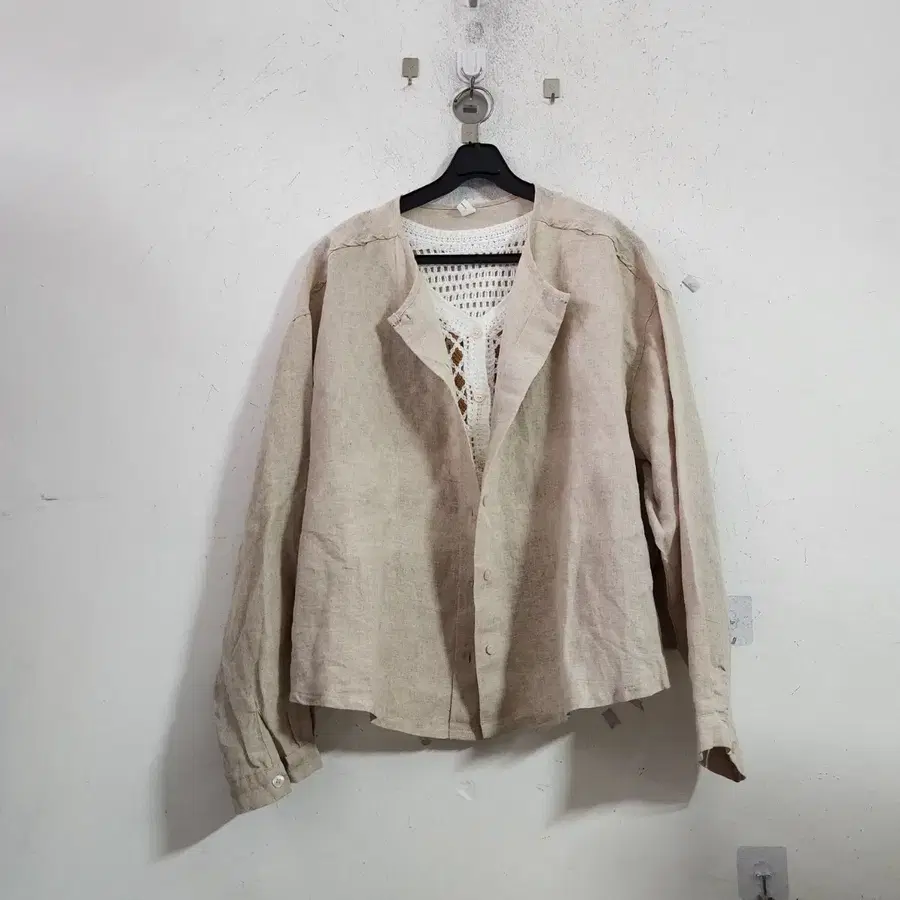 린넨 크로셰 블라우스 베이지