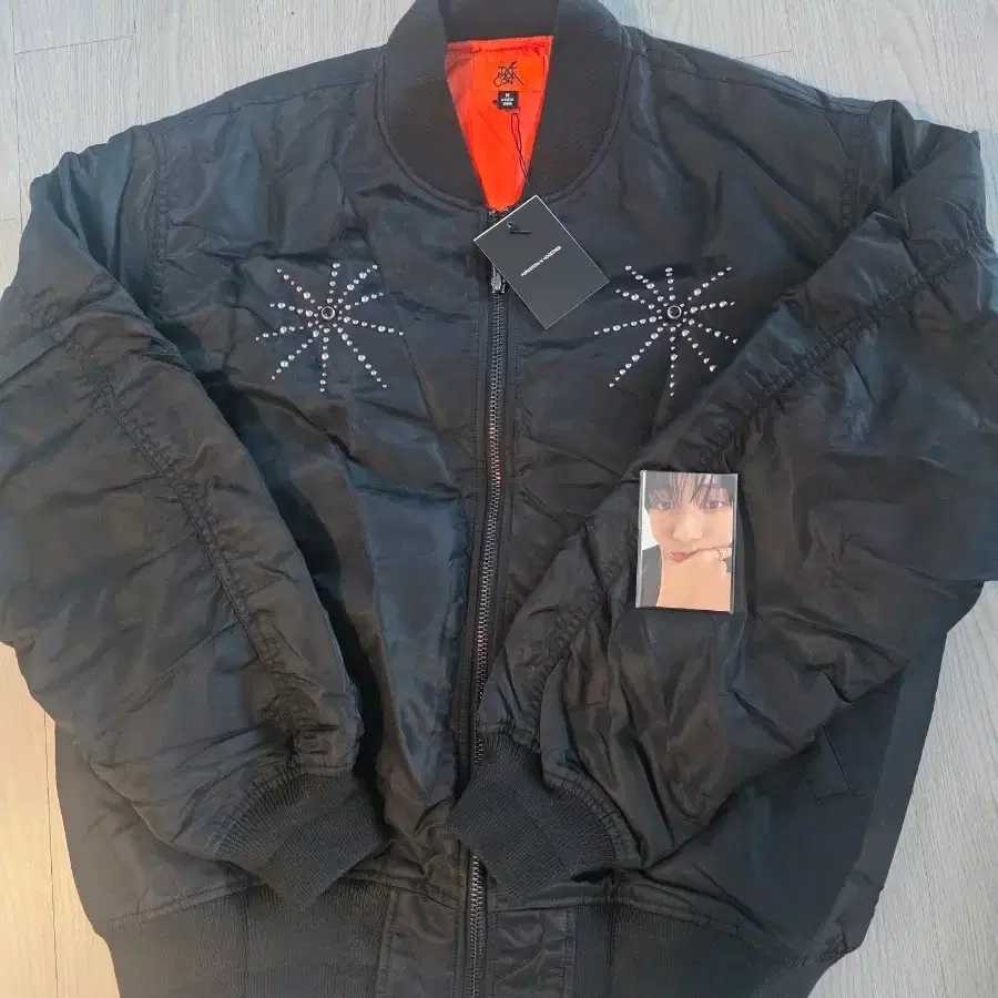 TOMORROW X TOGETHER | MA-1 Jacket. M. L