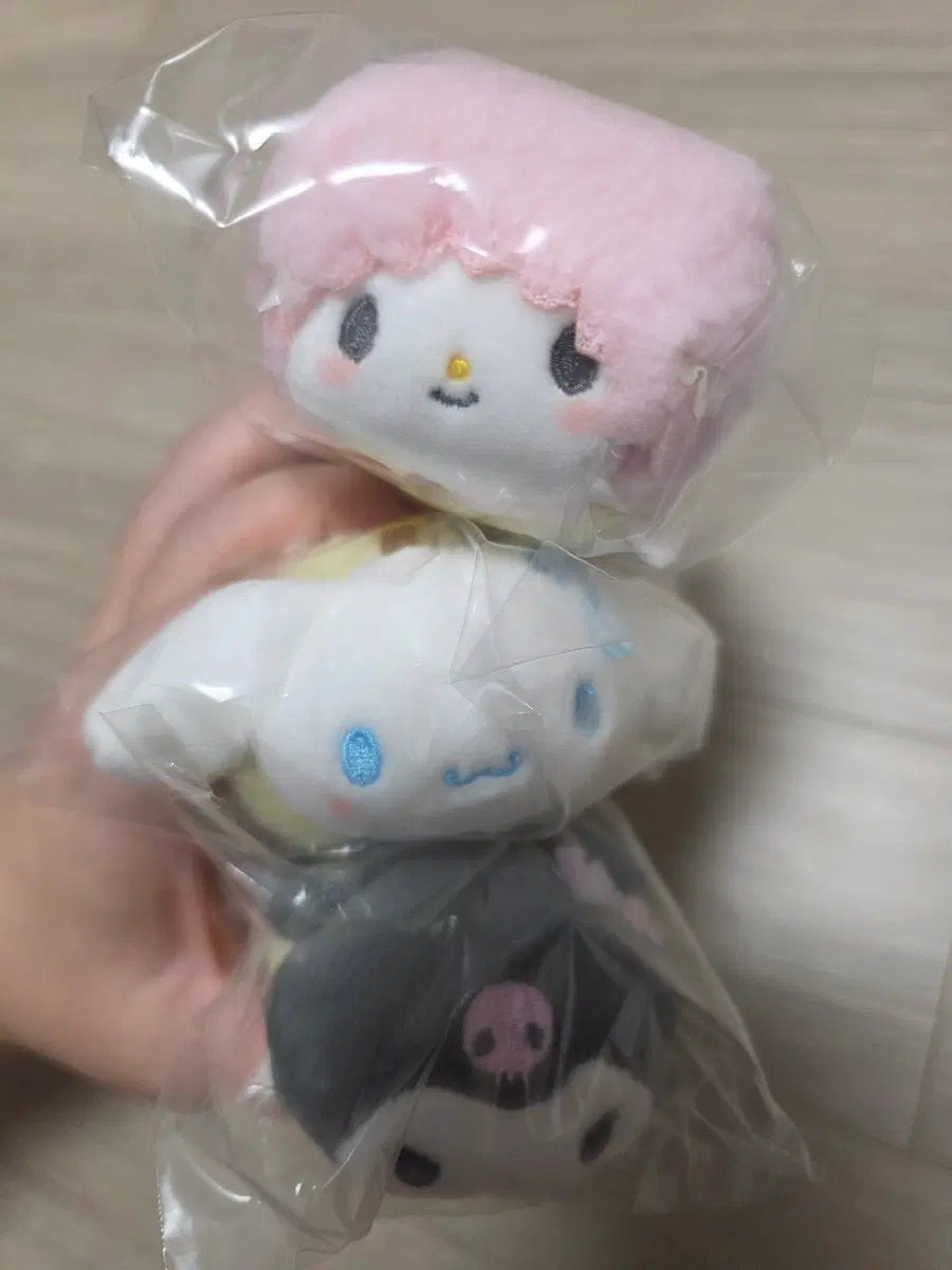 산리오 베이비 꿀벌 시크릿 인형 키링 쿠로미 피아노 시나모롤