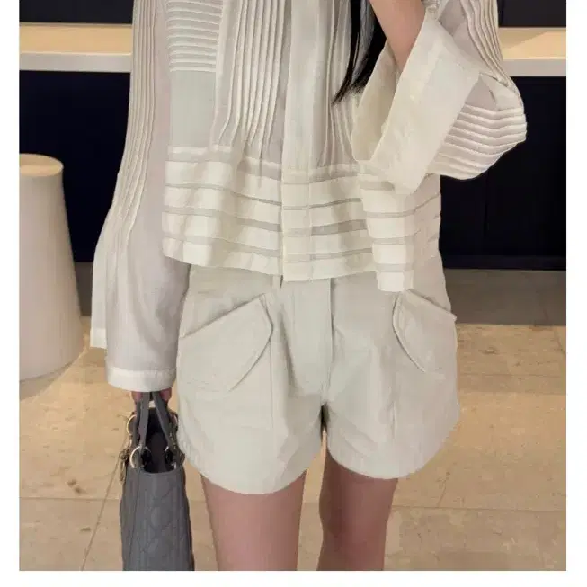 라클래씨 마랑핀턱블라우스