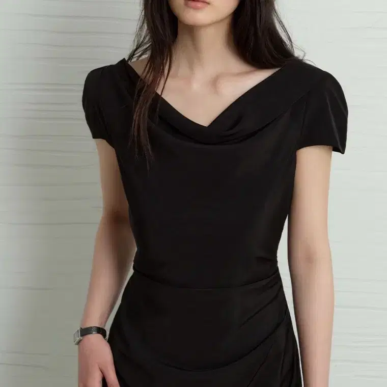 플로움 로우 드레이프 원피스 (low drape dress)