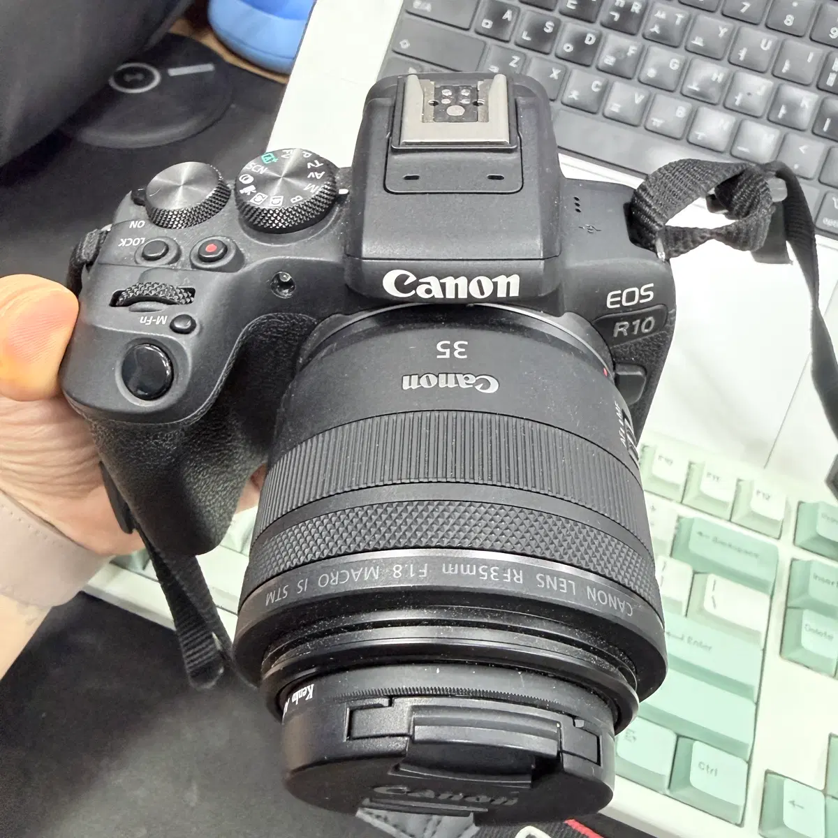 캐논 EOS R10 RF35mm F1.8 MACRO IS STM 상태좋은거 판매합니다