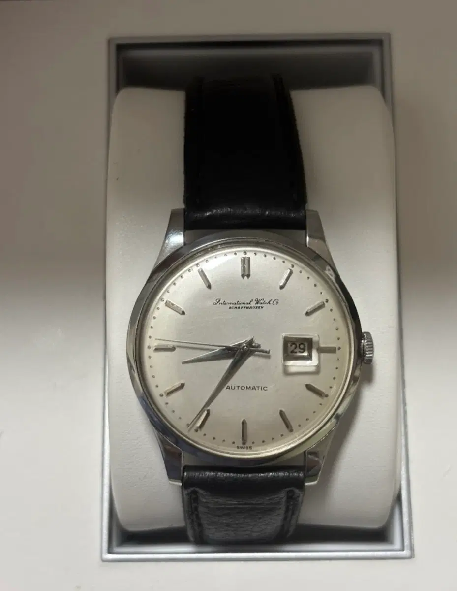 IWC 샤프하우젠 빈티지 1673102, cal. 8531