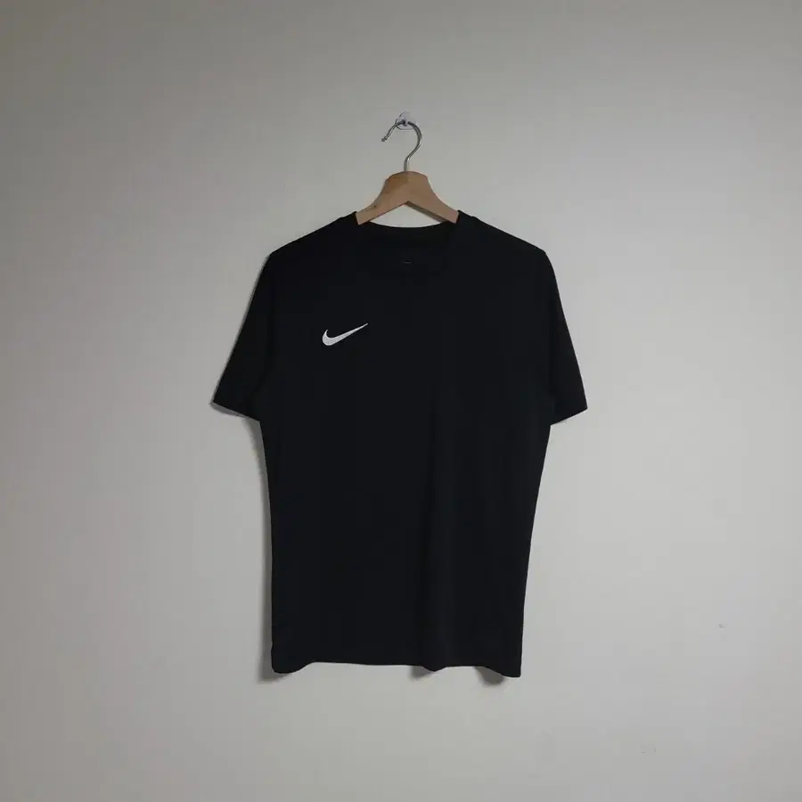 (M) NIKE 나이키 스우시드라이핏 반팔 티셔츠 블랙 헬스 러닝