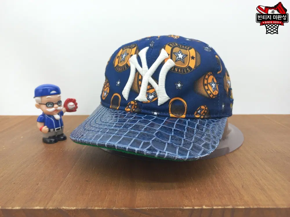 MLB 키즈 뉴욕양키스 아동용 올드스쿨 고급 뱀피 패턴 챙 야구모자 볼캡 스냅백 네이비