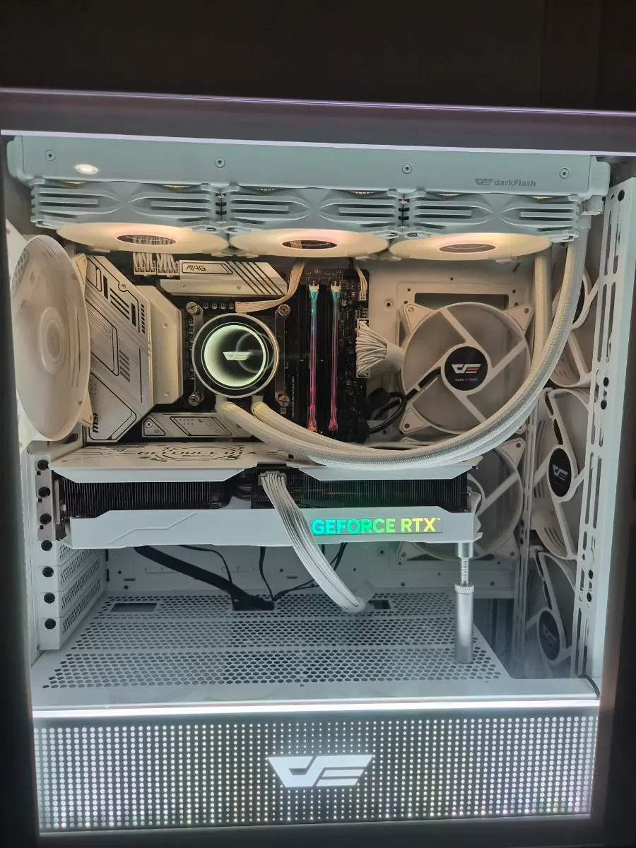 4070ti+인텔 14세대 화이트 수냉 pc