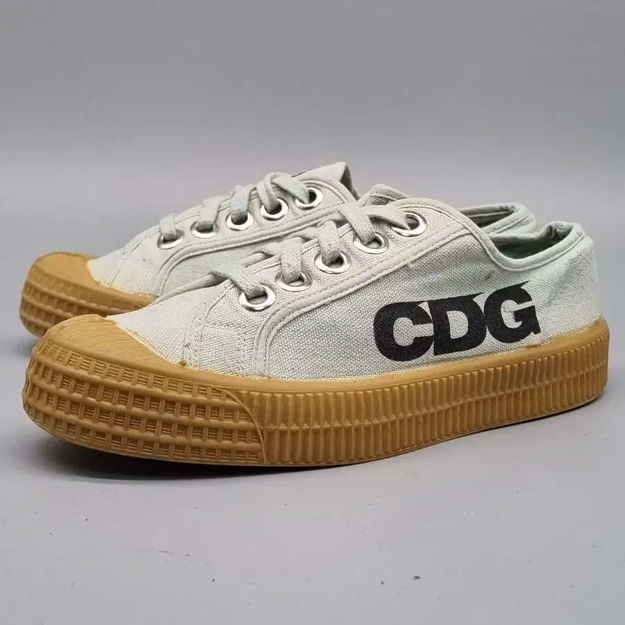mm CDG X 노베스타 스니커즈 230