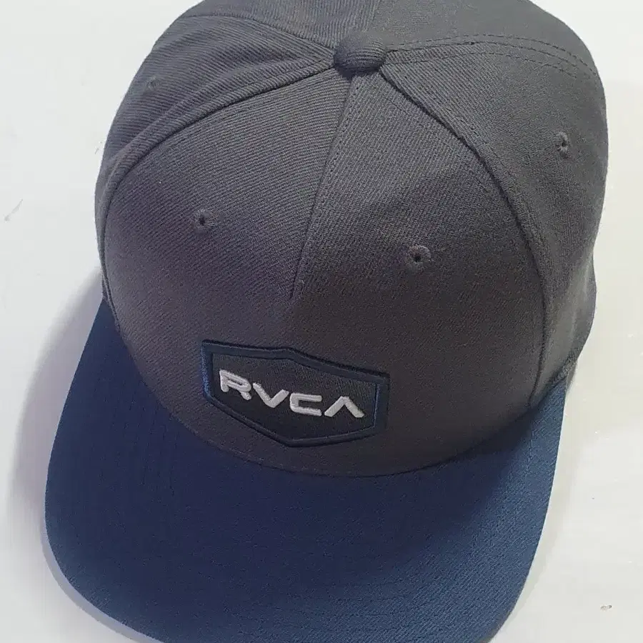 RVCA 루카 커먼웰스 스냅백 모자  프리사이즈 칭찬은고래도춤추게