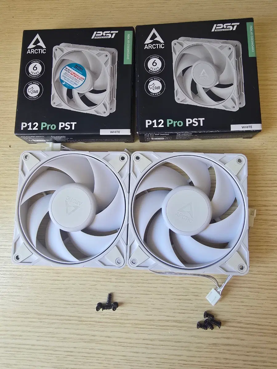 아틱 ARCTIC P12 pro 120mm PWM 팬 화이트