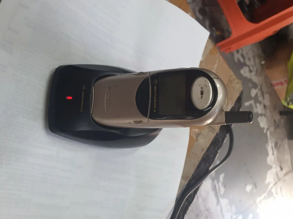 모토로라 구형 휴대폰 MPM 4800 충전 거치대 포함