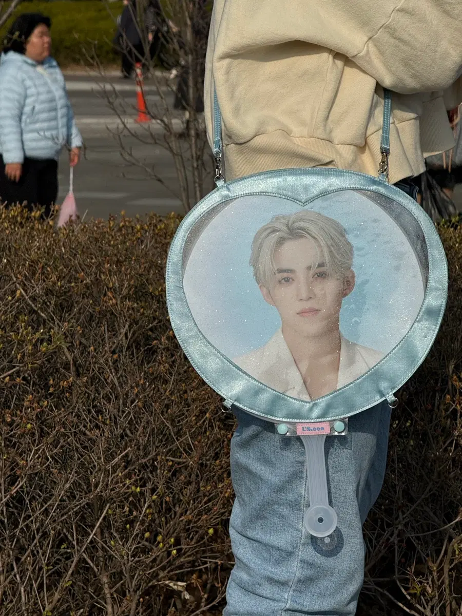 우치와 케이스 크로스 가방 이미지피켓