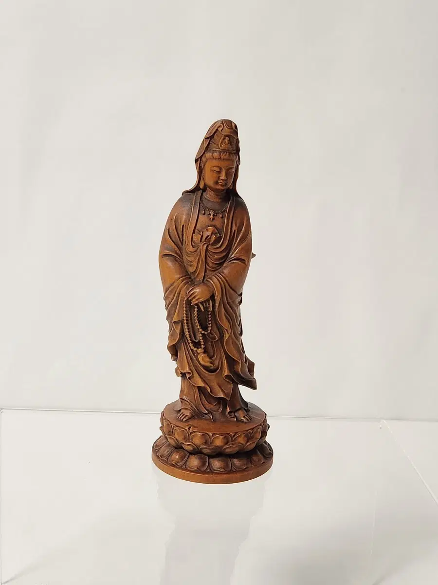 관세음보살 향나무 높이15cm 바닥폭 5.4cm 중국도자기