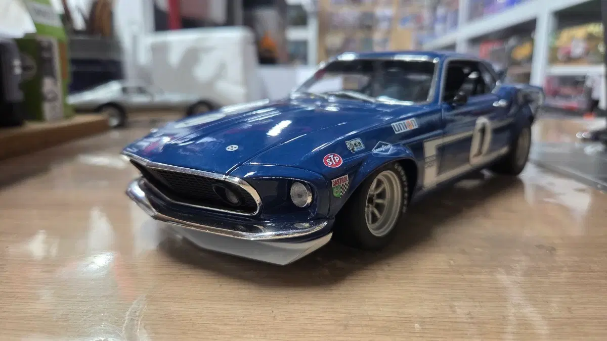 1:18 acme 머스탱 보스302