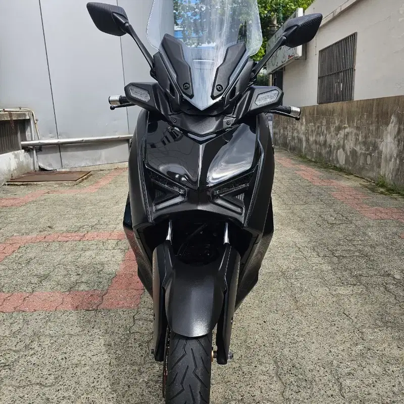 정비된 24년식 야마하 . xmax300 판매합니다