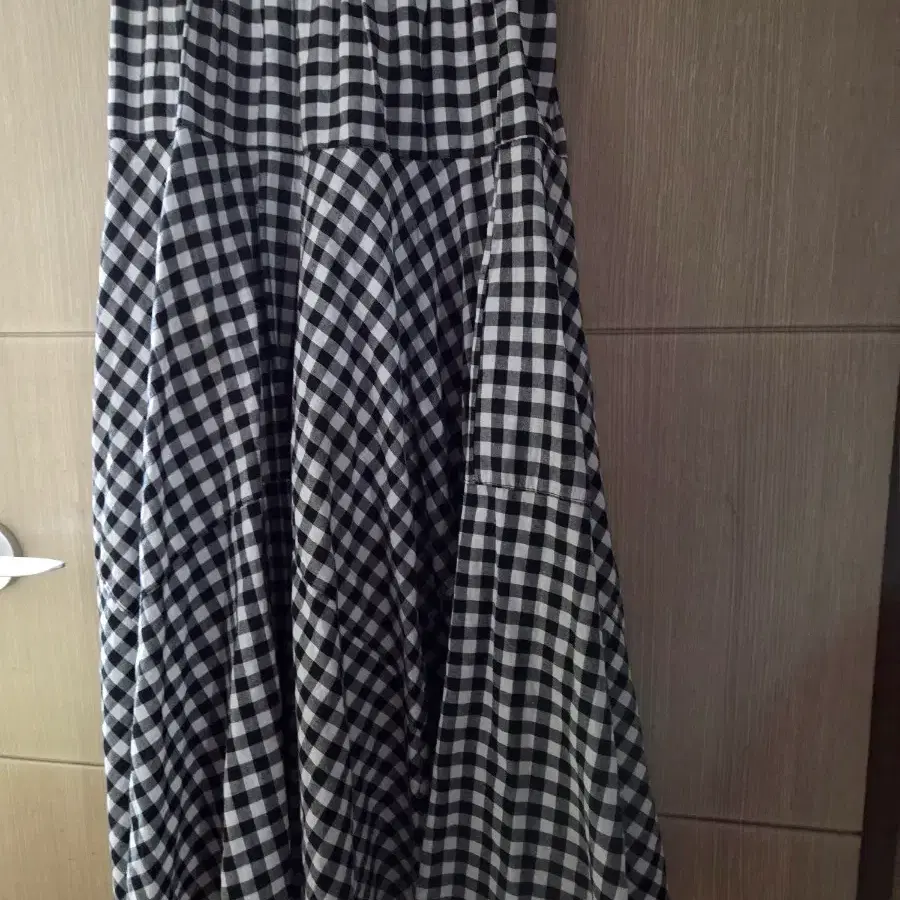 체크 패턴 롱 스커트