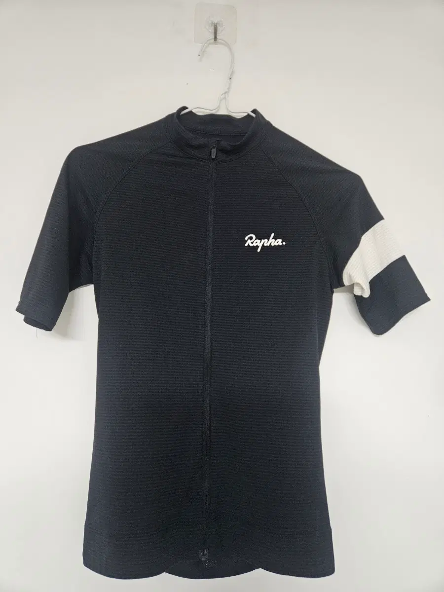 라파 RAPHA 여성용 코어 라이트웨이트 져지 블랙화이트 xxs 사이즈 팔아요. 택포3.8만